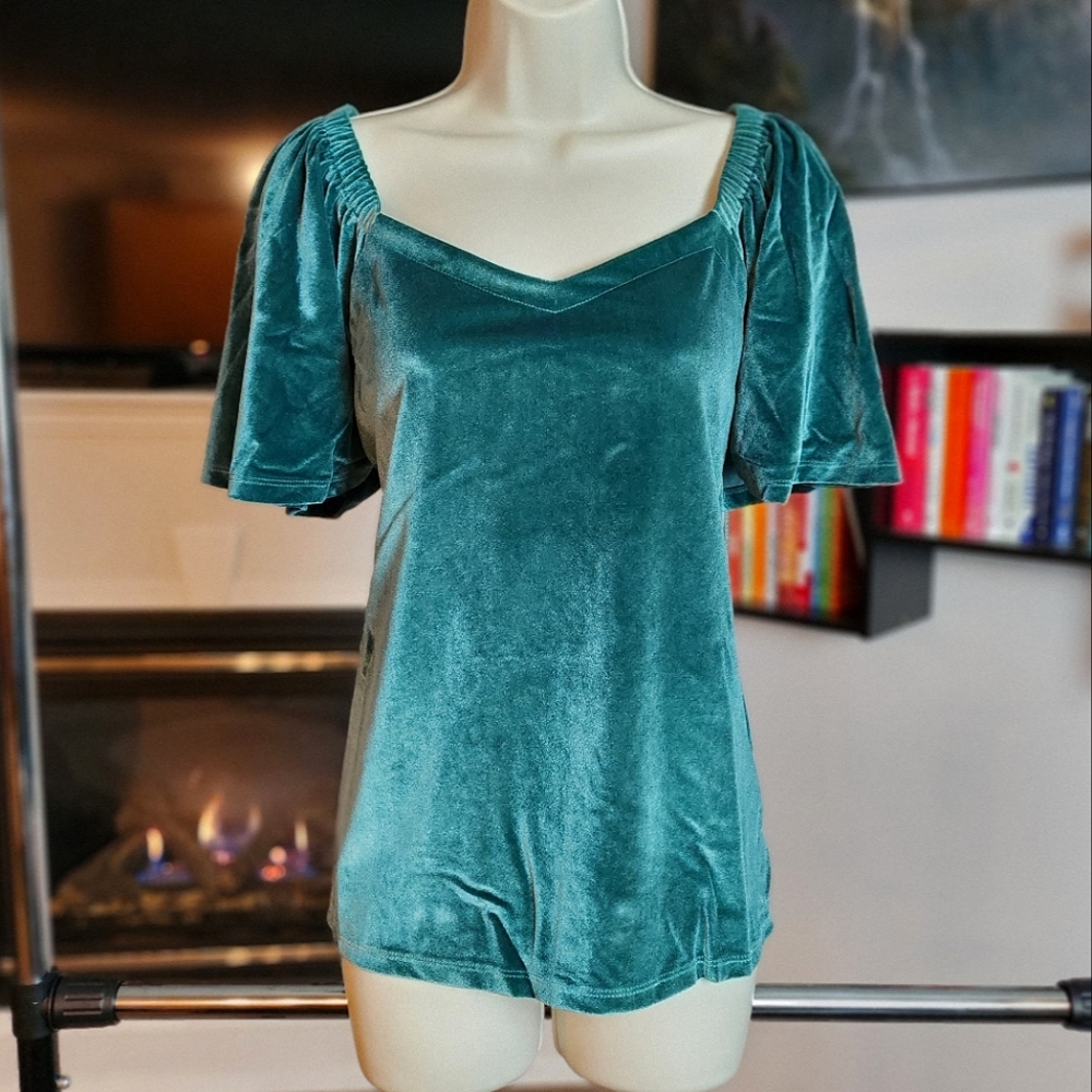 Ricki's Velour sweetheart neck blouse sz M
